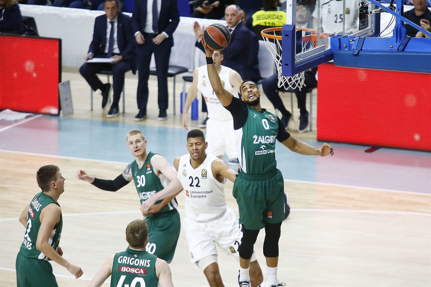 El Real Madrid mantiene negociaciones avanzadas con Brandon Davies