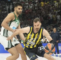 Fenerbahce regresa a la final de la Euroliga siete años después, 82-76