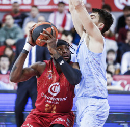 El Breogán gana en Zaragoza y sueña con la Copa (88-90)