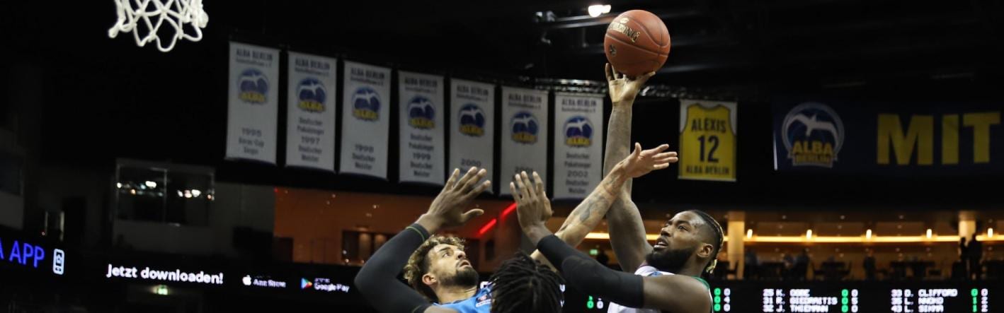 ALBA Berlín se llevó una ajustada serie en los instantes finales (79-75)
