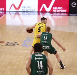 Pelos se luce para guiar el triunfo del Dreamland Gran Canaria (76-69)
