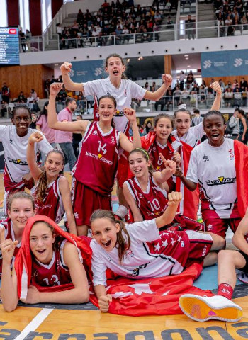 Madrid repite título en categoría femenina en el Mini (72-80)