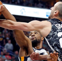 Markkanen, el mejor de los Bulls, Mitchell lidera la racha sin fin de Jazz y los Warriors se pasean