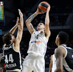 El Madrid pierde contra la Virtus de Bolonia (92-95)