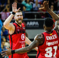 Casademont Zaragoza suma la decimoquinta ante UCAM Murcia (80-70)
