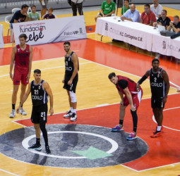 El UCAM Murcia se lleva el derbi del Torneo Costa Cálida (64-97)