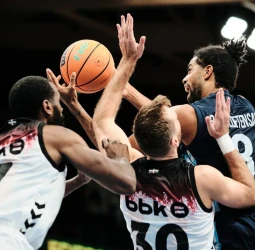 El Bilbao Basket se impone ante el Napoli en Tallín