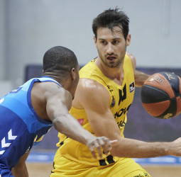 El Tenerife destroza al Burgos y ya está en semifinales (68-92)