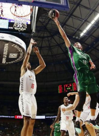 Unicaja visita a un San Pablo Burgos enrachado