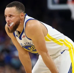 Curry se harta de un Green incapaz de estar más de cuatro minutos en la cancha
