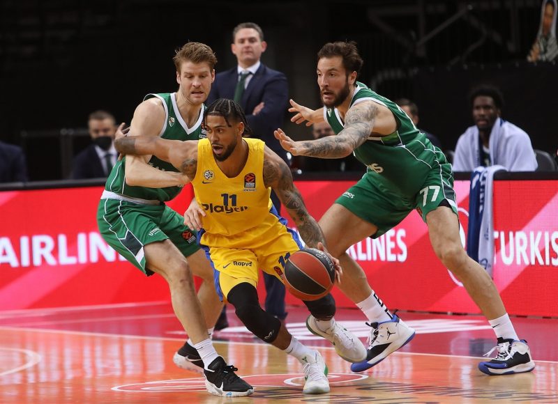 Olympiacos mantiene el contacto con Tyler Dorsey