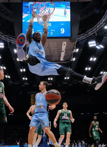 Pangos lidera al Zenit hasta la octava posición (112-83)