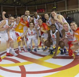 España ofrece una exhibición de baloncesto ante Suecia (93-45)