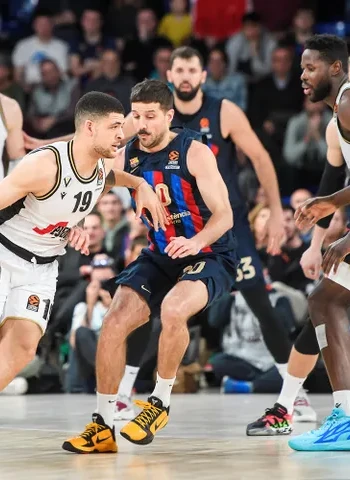 Una gran Virtus desactiva al Barça (75-83)