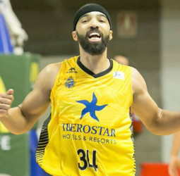 White decide ante el Avellino (75-76)