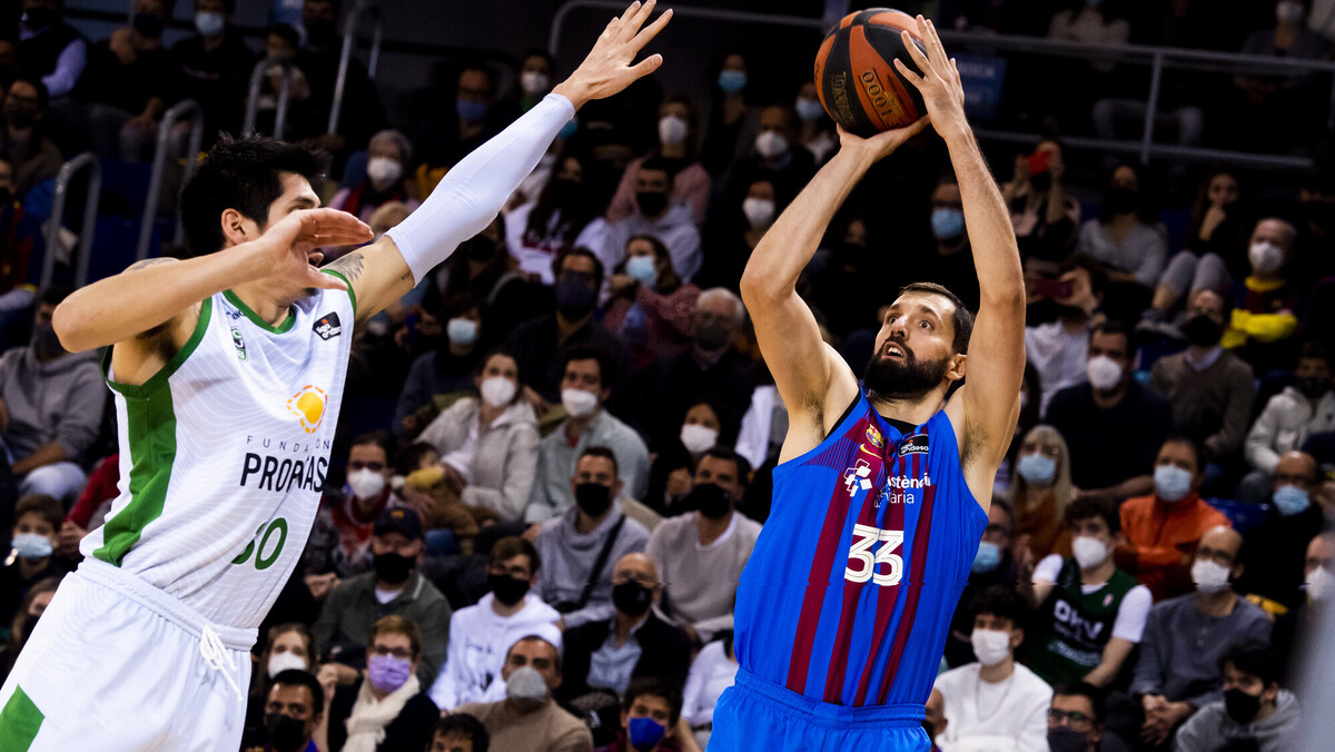 El Barça derrota a una combativa Penya con un superlativo Lapprovittola (99-84)