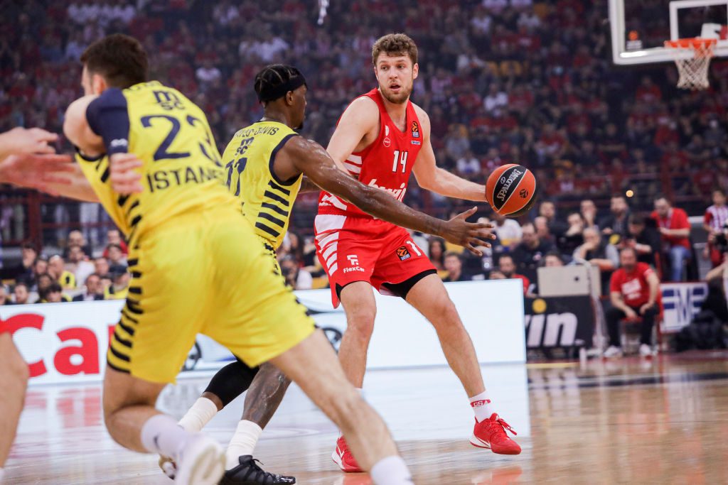 El MVP volverá a Europa: Vezenkov tiene decidido abandonar la NBA y volver al Olympiacos
