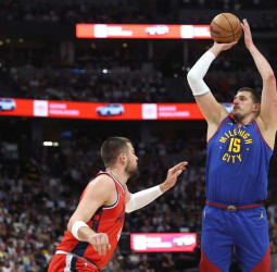 Denver avanza y se cita con Oklahoma, 101-120 [4-3]