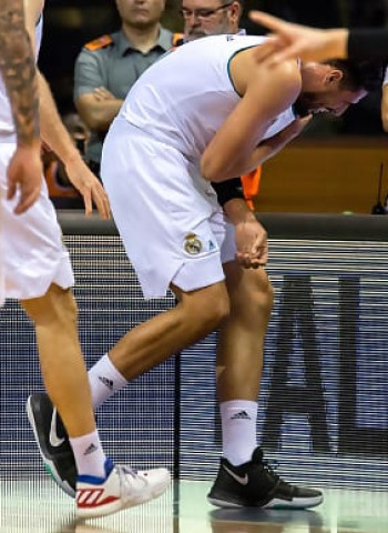 Ayón y Kuzmic intervenidos con éxito