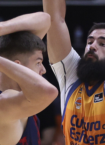 Baskonia se lleva un duelo de defensas en la pista del Valencia (67-72)