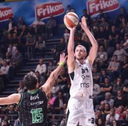 El Zalgiris Kaunas se refuerza con el interior Jock Landale