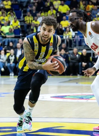 El Fenerbahce solo es capaz de superar al Mónaco en la prórroga, 98-94