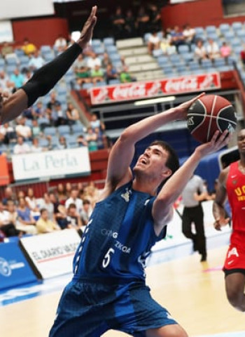 El UCAM Murcia remonta en Illunbe ante el Gipuzkoa Basket (67-69)