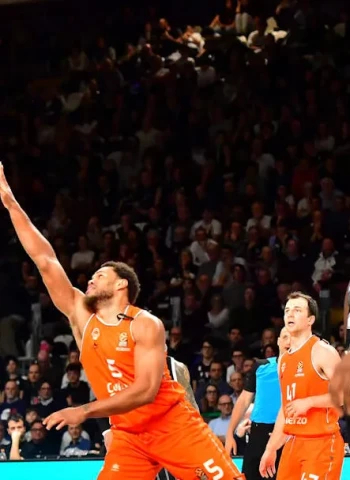 Virtus Bolonia se impone al Valencia con solvencia, 87-74