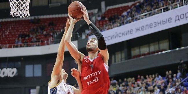 Sam Dekker, cerca del Turk Telekom
