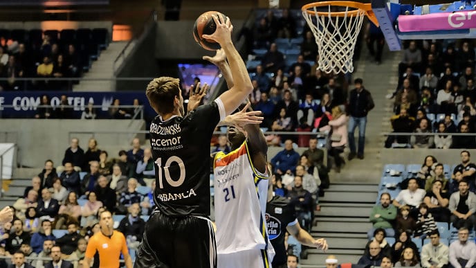 El Morabanc Andorra cae en un agónico final ante Monbus Obradoiro (69-68)