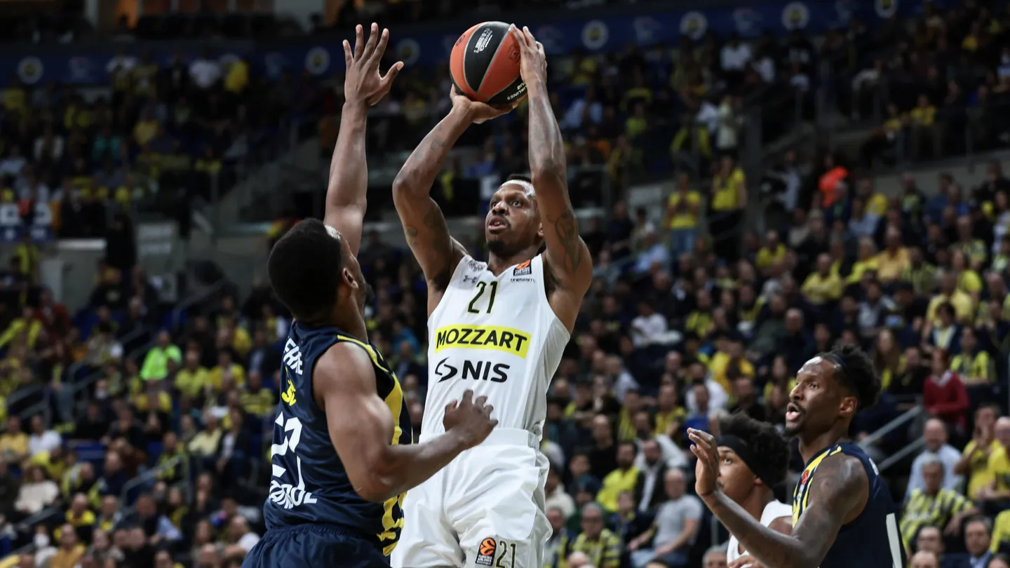 El Partizan vence al Fenerbahce en el regreso de Obradovic, 72-73