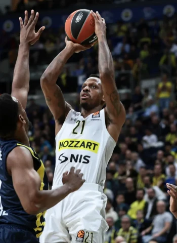 El Partizan vence al Fenerbahce en el regreso de Obradovic, 72-73