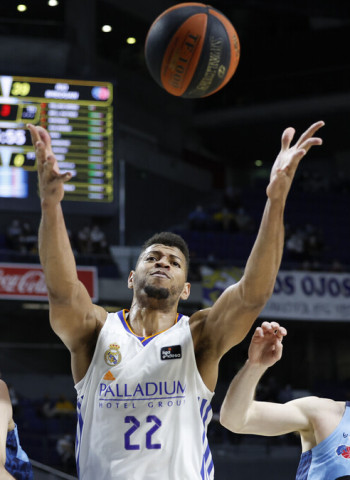 El Real Madrid gana y se da un respiro (90-65)