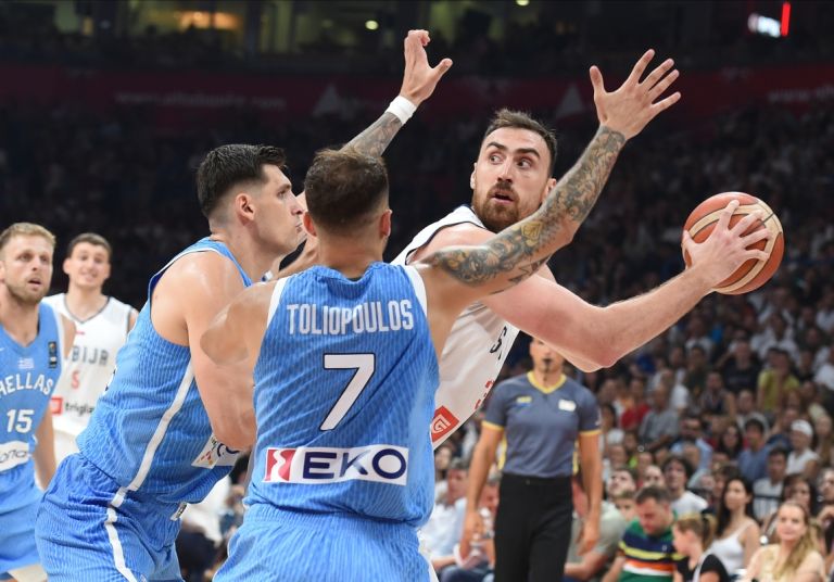 Serbia no tiene piedad con Grecia, 94-72