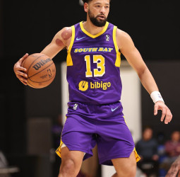 Skylar Mays ficha por los Minnesota Timberwolves