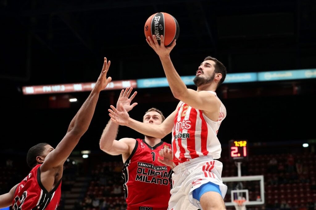 Nikola Kalinic firmará por tres temporadas con el Estrella Roja