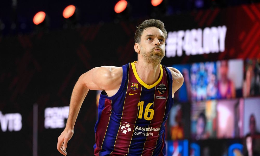 El Barcelona espera por un Pau Gasol que medita su retirada, y sin perder de vista a Deck