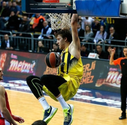 Fenerbahce aprieta lo justo para vencer al Estrella Roja (72-65)