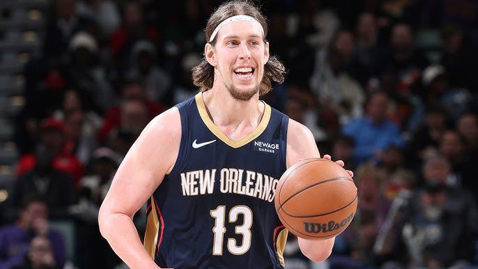 Kelly Olynyk aterriza en San Antonio