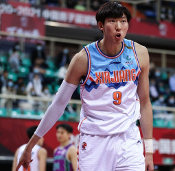 Zhou Qi no quiere jugar en China