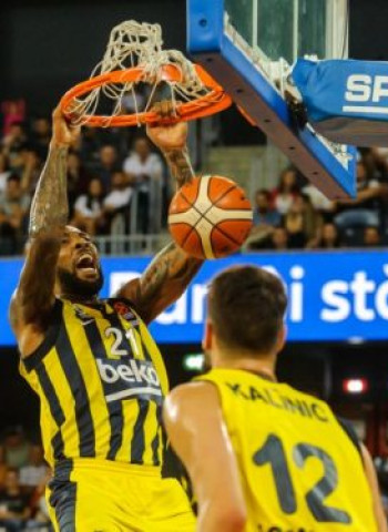 Disfruta de las mejores jugadas de la jornada 10 de la EuroLeague