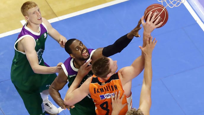 Justin Hamilton, duda para el primer partido de cuartos de final ante Unicaja