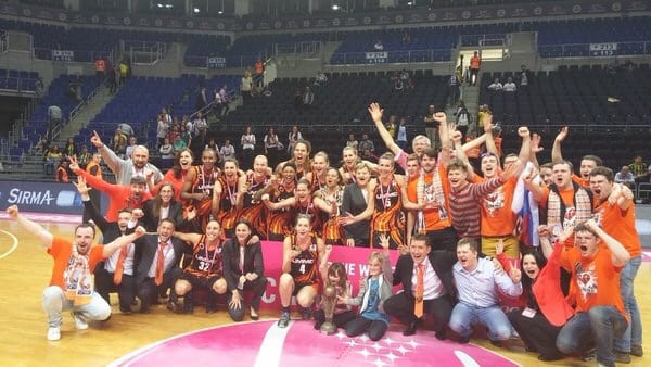 Taurasi guía al Ekaterimburgo a su tercer título de Euroliga Femenina