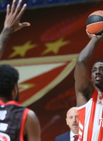 Johnny O`Bryant, cerca del Buducnost