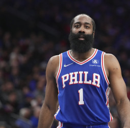 James Harden medita volver a jugar con los Houston Rockets