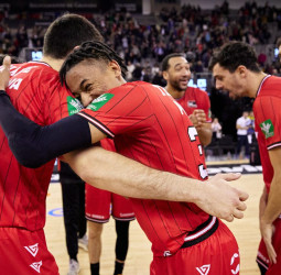 El Granada se lleva el duelo personal sobre el Monbus Obradoiro, 77-74
