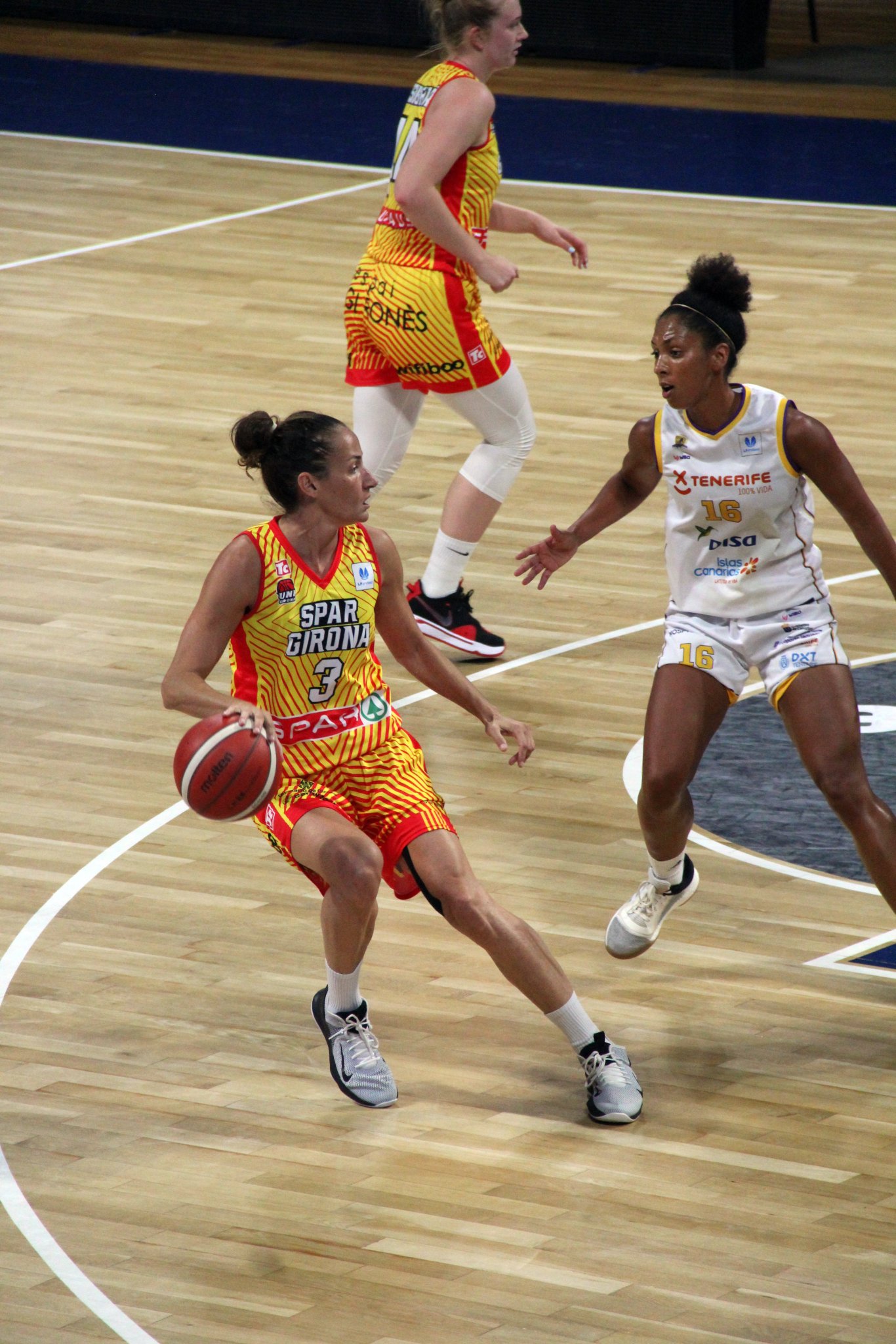 Un primer cuarto para olvidar y Araujo (20 puntos y 13 rebotes) doblegan al Ciudad de La Laguna Tenerife (48-80)