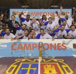 El campeón retiene el título tras 50 intensos minutos (87-85)