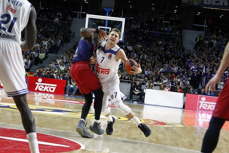 Exhibición en el Clásico y factor cancha asegurado para el playoff (85-69)
