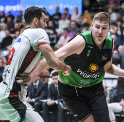 Victoria del Joventut ante un Covirán falto de recursos (90-72)